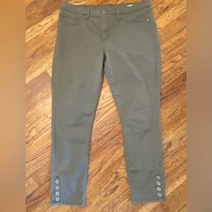 Levi’s Olive Green Crop Jeans size 33
